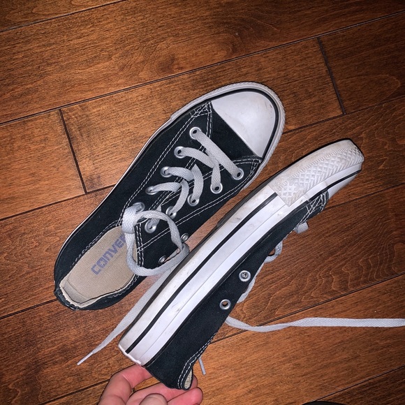 Black converse - Picture 2 of 2